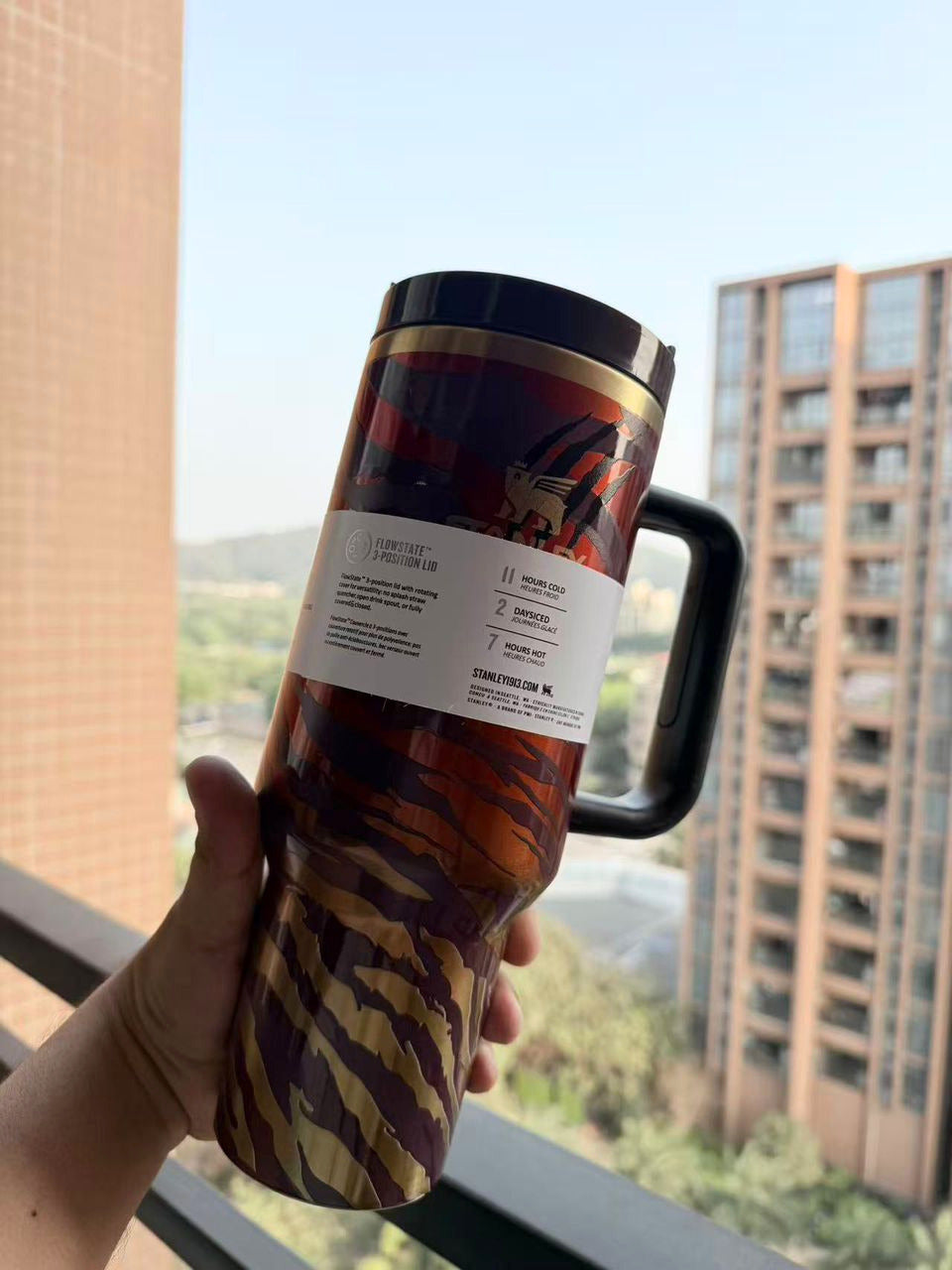Insulated Stainless Steel Travel Mug with Handle – Leakproof Thermal Coffee Tumbler